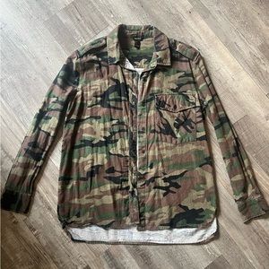 F21 camo “I don’t play nice” button up